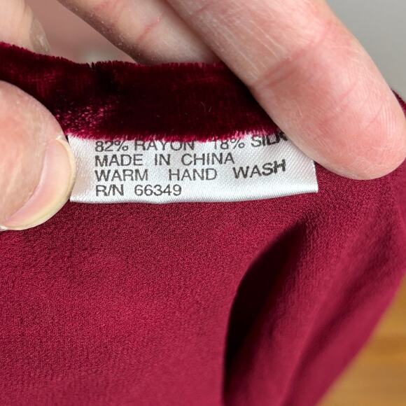 Vintage London Fog Red Velvet Burnout Rayon/Silk Scarf whimsigoth, fairy grunge - Picture 7 of 7